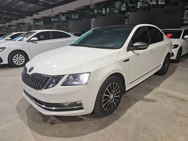 Škoda Octavia 2018 1.6L Automatic Luxury