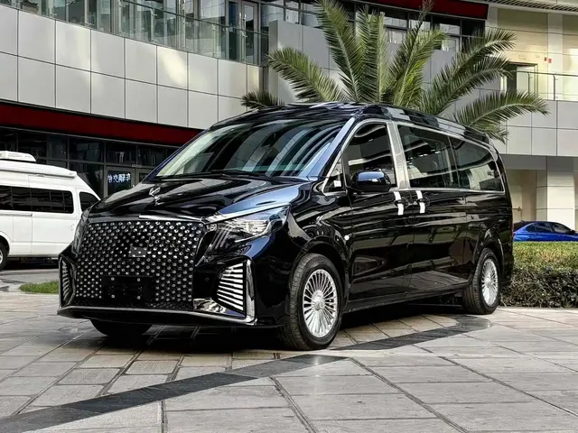 Mercedes-Benz Vito 2023 2.0T Business 7-Seater