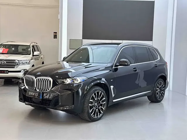 BMW X5 2023 xDrive 40Li M Sport Package