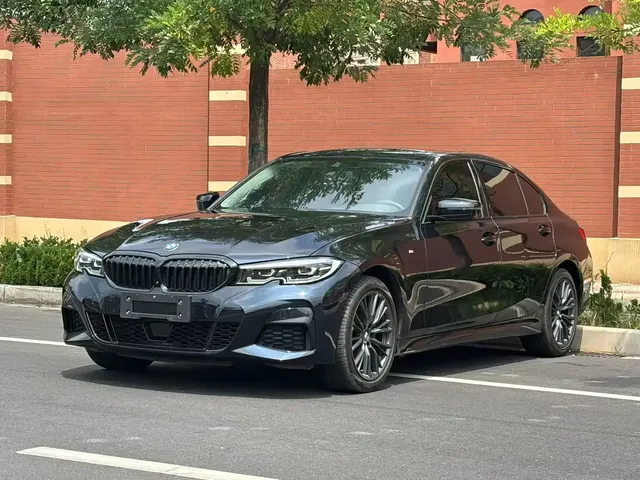 BMW 3 Series 2022 Facelift 330Li xDrive M Sport Shadow Edition