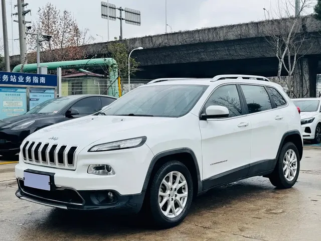 Jeep Cherokee 2017 2.0L Superior Edition