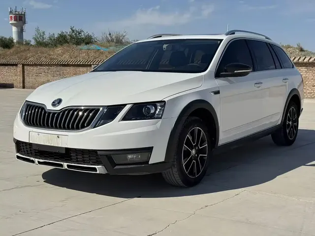 Škoda Octavia 2018 Model Wagon TSI230 DSG Luxury Edition
