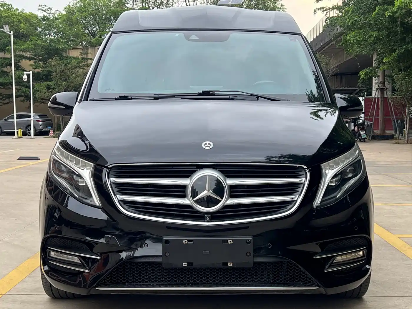 Mercedes-Benz V-Class 2018 V 260 L Premium Long Wheelbase Edition China VI