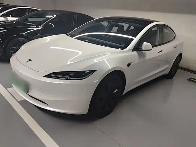 Tesla Model 3 2025 Model Year Facelift Rear-Wheel Drive