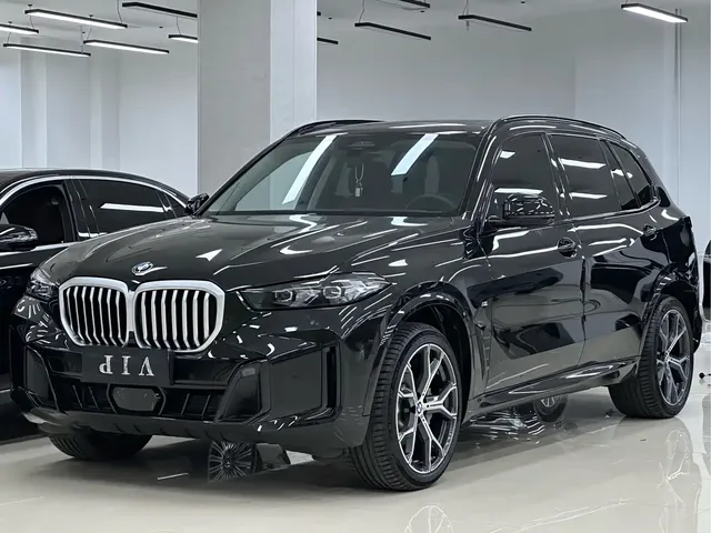 BMW X5 2025 Model xDrive 30Li Exclusive M Sport Blackout Package