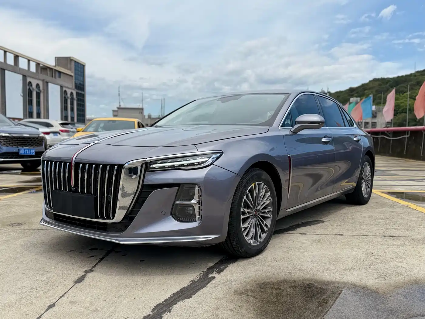 Hongqi H5 2023 1.5T DCT Smart Connect Joy Edition