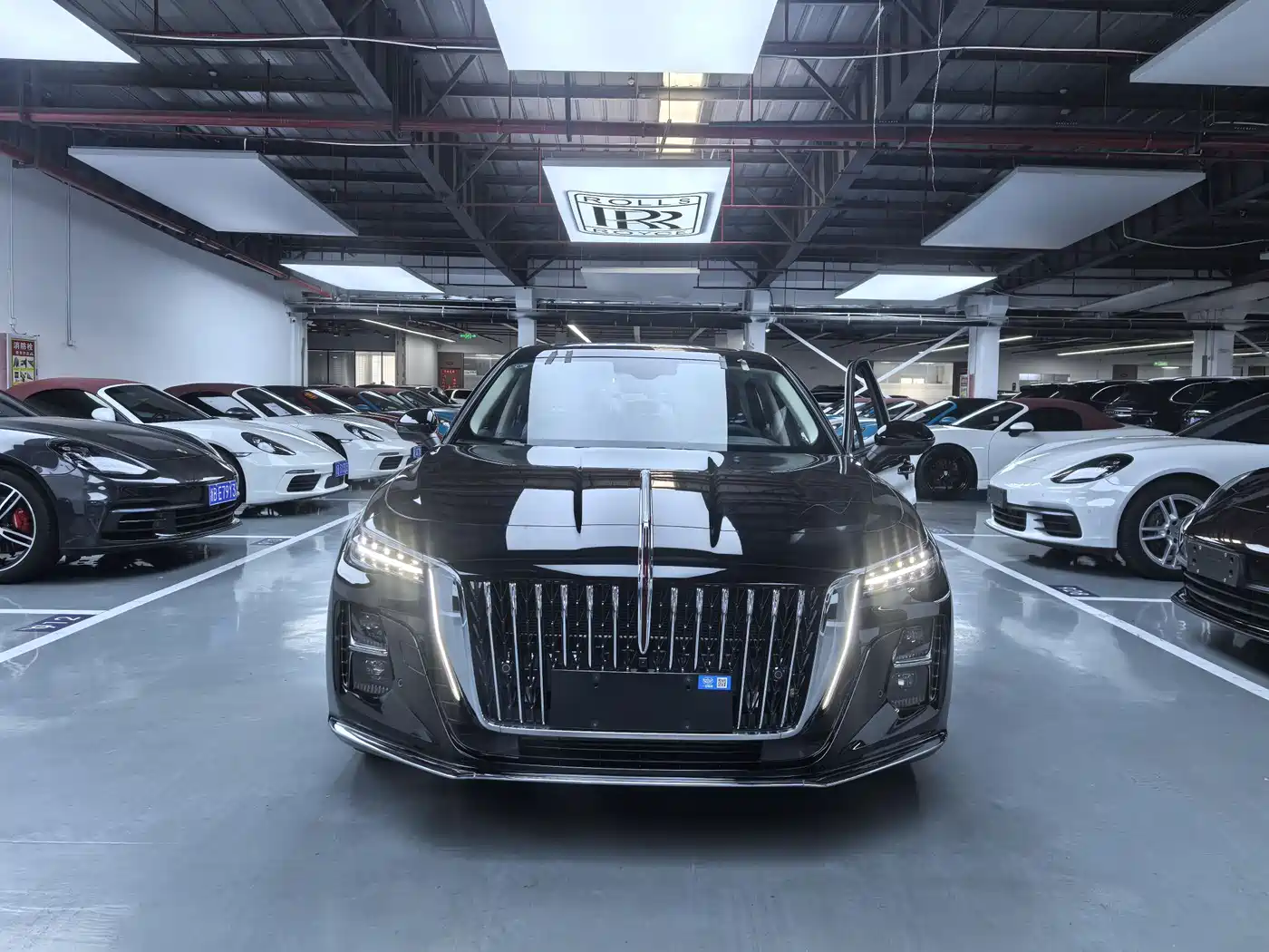 Hongqi H5 2024 2.0T Automatic Smart Connect Flag Enjoy Edition