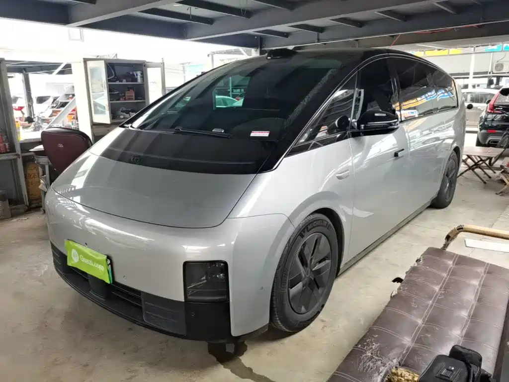 Li Auto MEGA 2024 Ultra