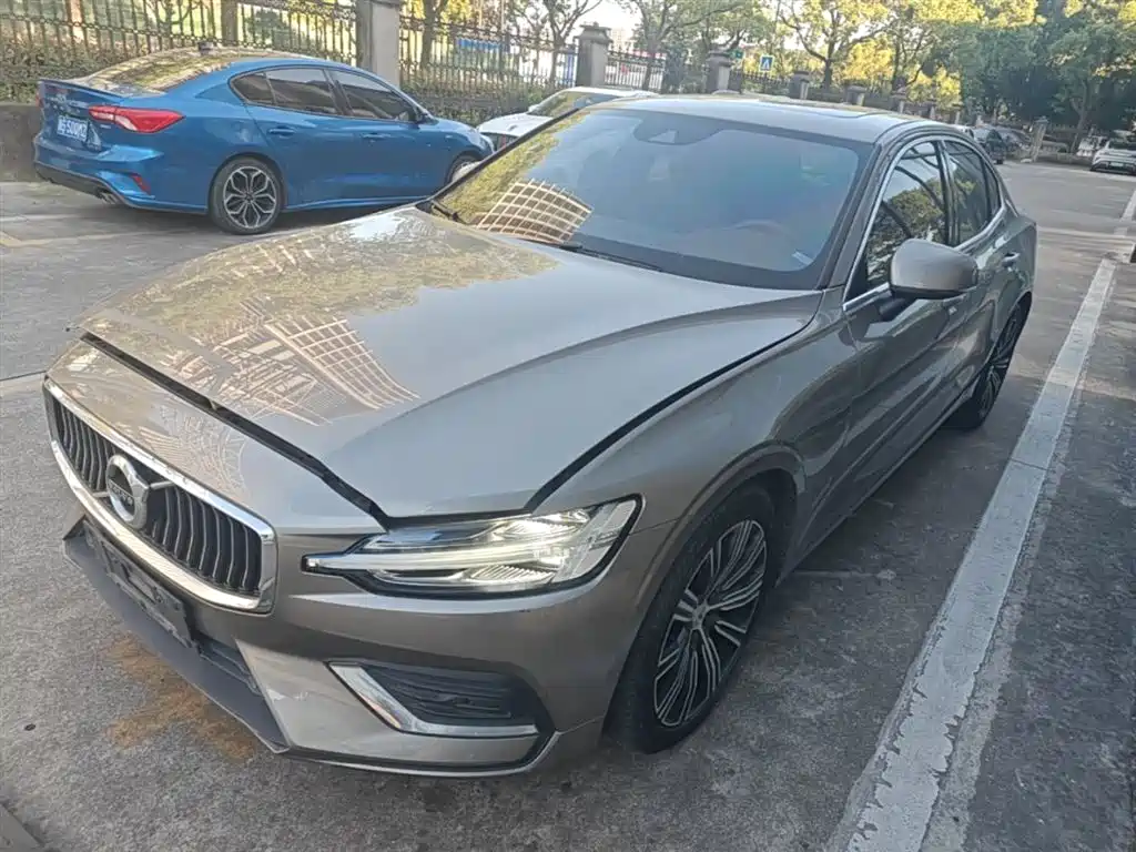 Volvo S60 2022 B4 Smart Vision Luxury Edition