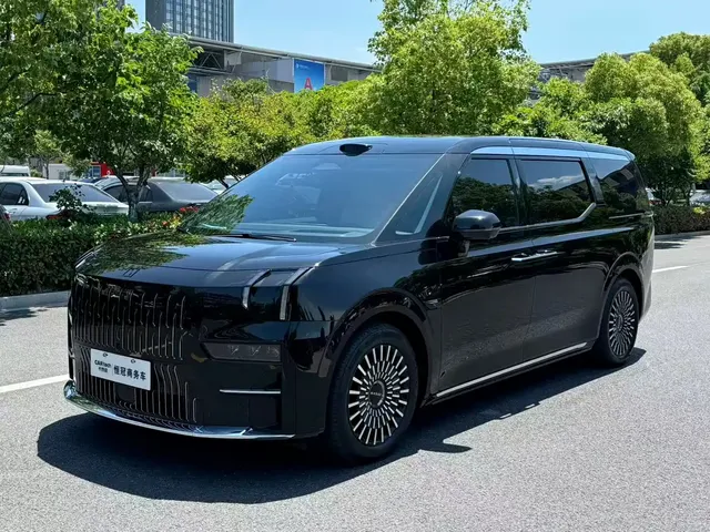 ZEEKR 009 2024 6-seat Executive AWD 108kWh