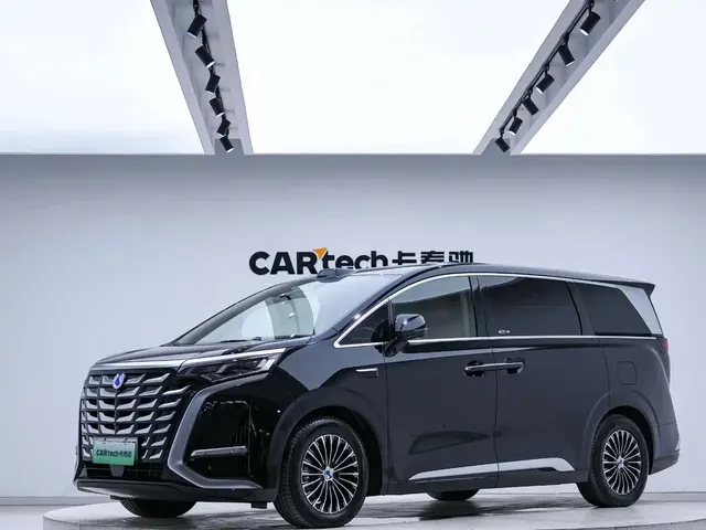 Denza D9 2025 DM-i Smart Drive Edition 1020 AWD Luxury