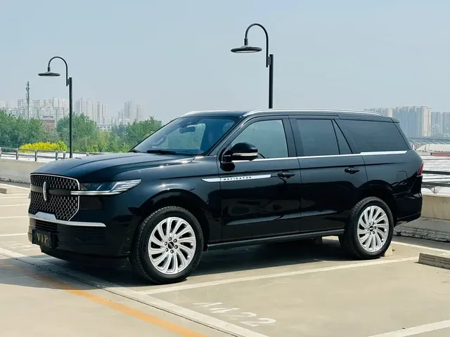 Lincoln Navigator 2025 3.5T President Edition