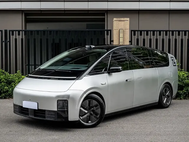 Li Auto MEGA 2024 Ultra