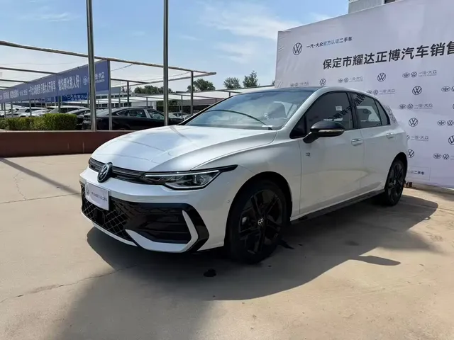Volkswagen Golf 2025 300TSI R-Line