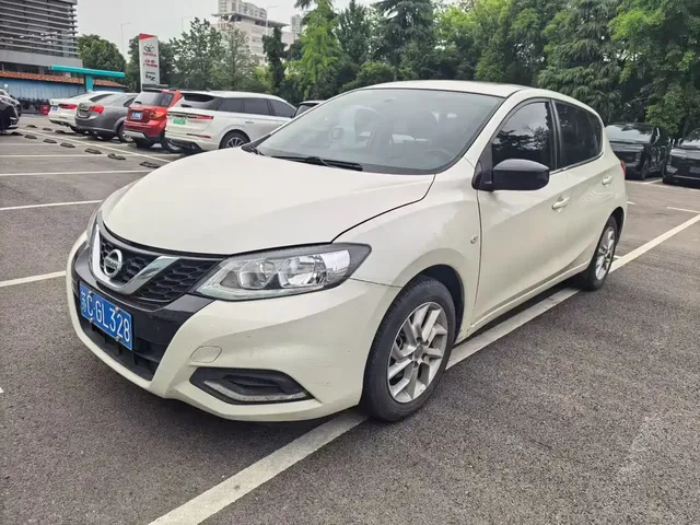 Nissan Tiida 2021 1.6L CVT Cool Edition