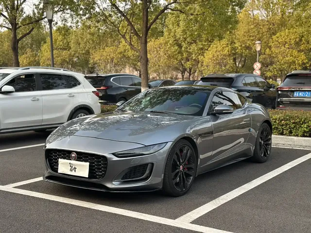 Jaguar F-TYPE 2022 P300 Hardtop R-DYNAMIC BLACK