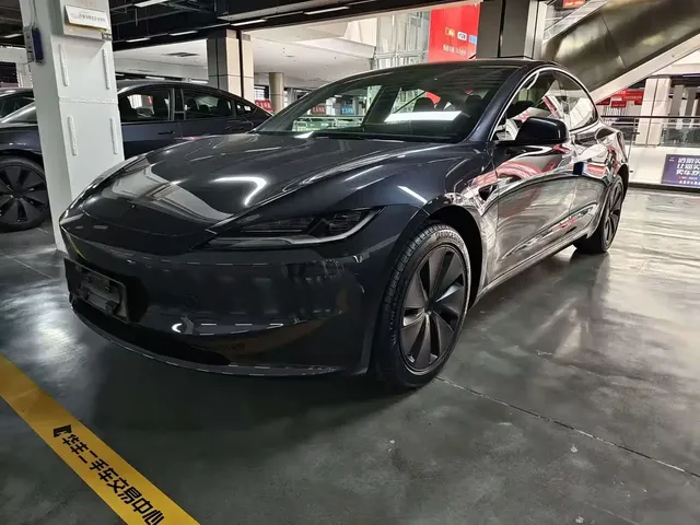 Tesla Model 3 2025 Model Year Facelift Rear-Wheel Drive