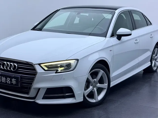 Audi A3 2018 30th Anniversary Limousine 35 TFSI Fashion