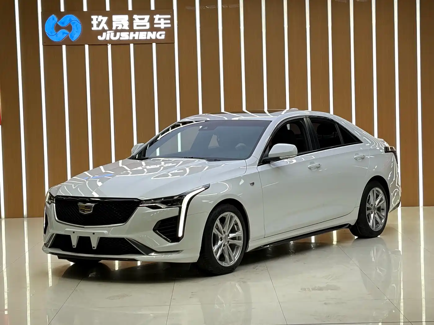 Cadillac CT4 2022 28T Fashion Style