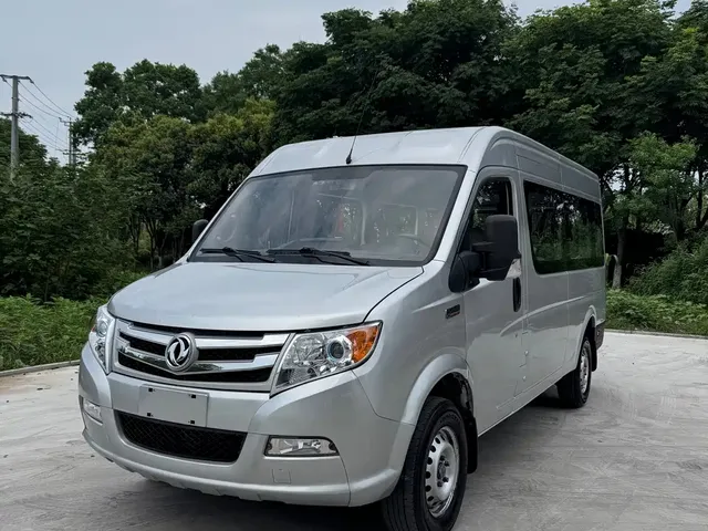 Dongfeng Yufeng Yufeng 2020 2.5T V9 Logistics Vehicle Long Wheelbase Medium Roof 6-9-seater China V ZD25