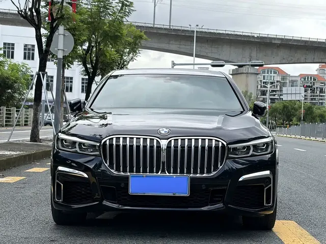 BMW 7 Series 2021 Model 740Li Leading M Sport Package