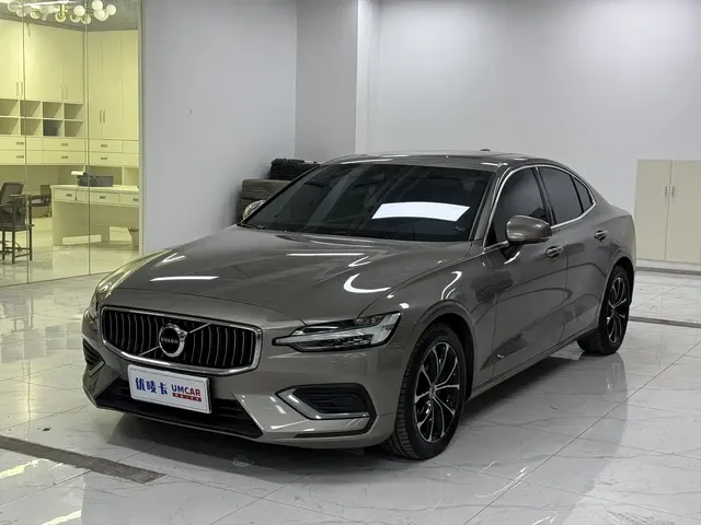 Volvo S60 2022 B4 Smart Comfort Luxury Edition