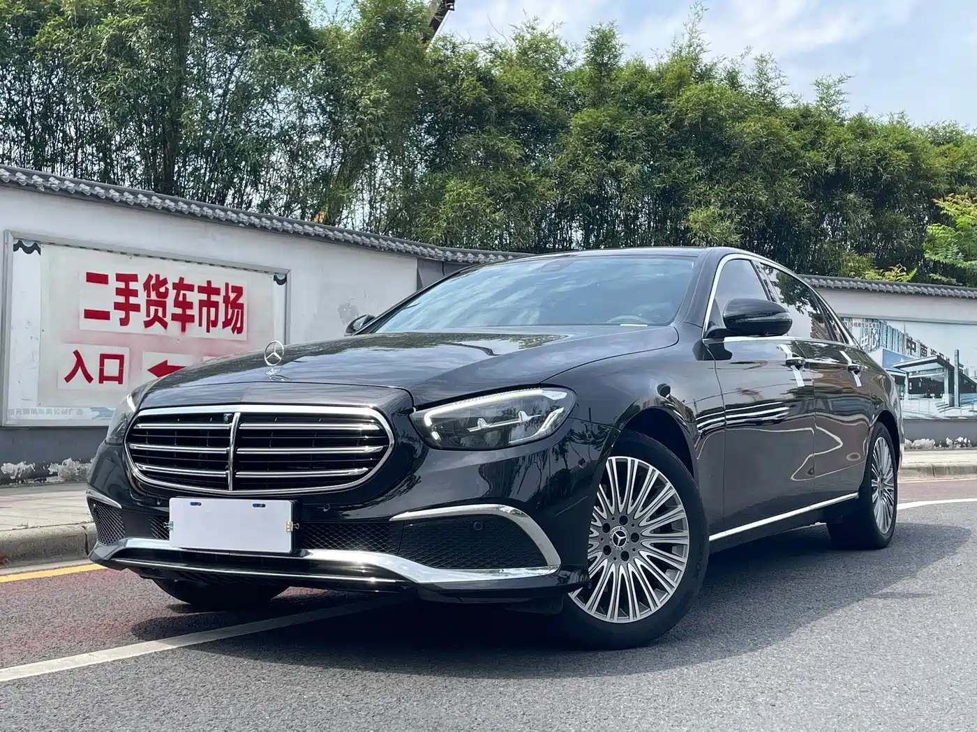 Mercedes-Benz E-Class 2023 E 300 L Fashion