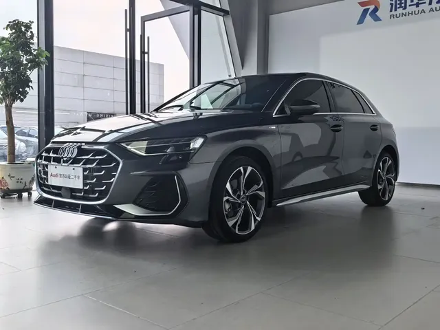 Audi A3 2025 Facelift Sportback 35TFSI Flying Spur Premium