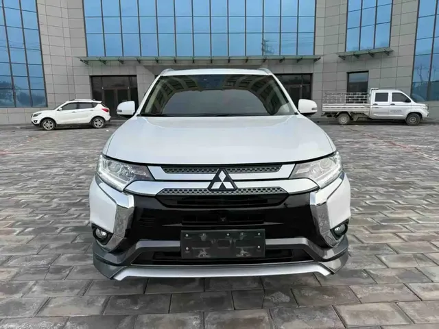Mitsubishi Outlander 2021 2.0L FWD Comfort Edition 5-seater