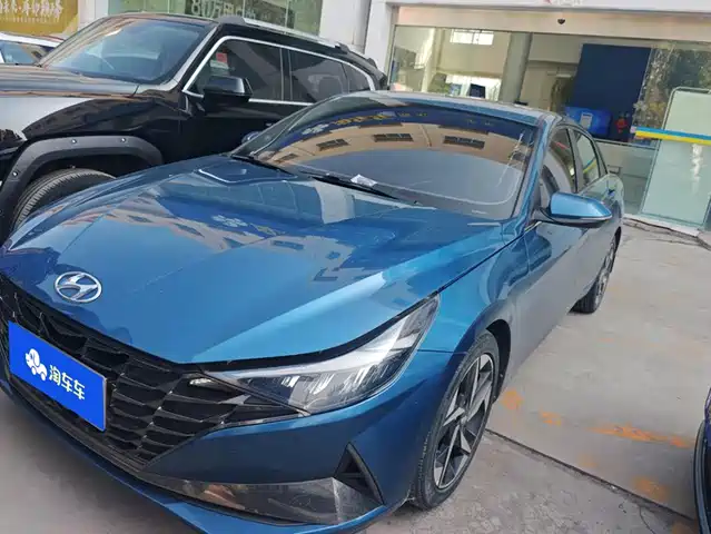 Hyundai Elantra 2021 1.5L CVT LUX Premium Edition