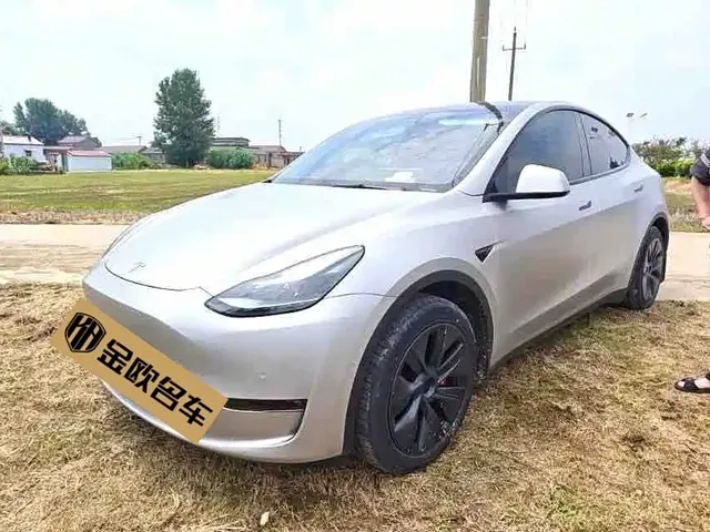 Tesla Model Y 2023 Long Range All-Wheel Drive Edition