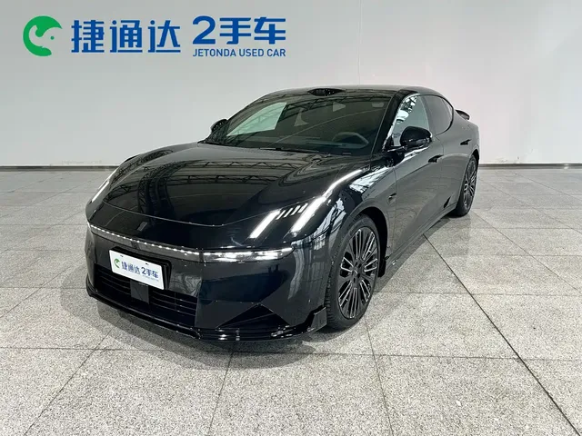 Lynk & Co 10 EM-P 2025 240km Base