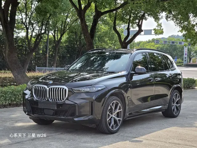 BMW X5 2023 xDrive 30Li Premium M Sport Black Night Package