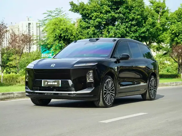 NIO ES8 2025 Base Model