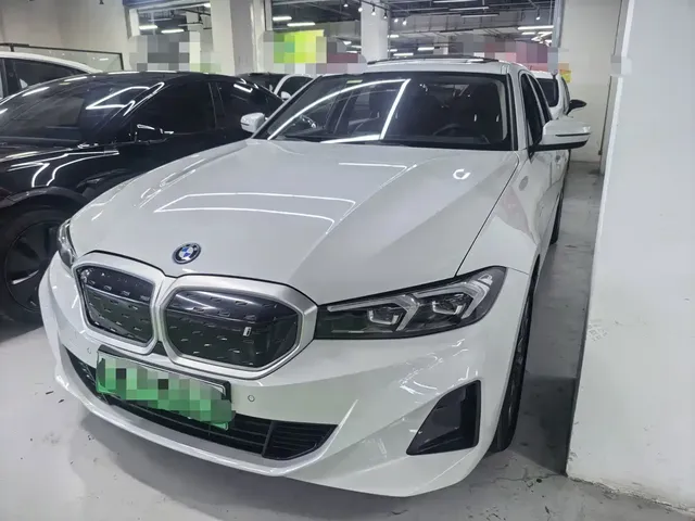 BMW i3 2022 eDrive 35 L
