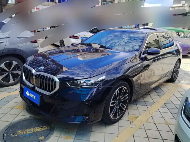 BMW 5 Series 2025 525Li M Sport Package
