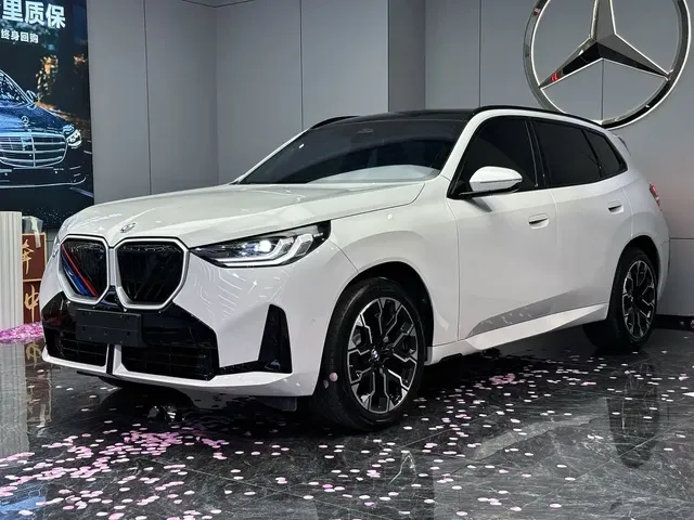 BMW X3 2026 xDrive30L Leading Trim M Sport Shadowline Package