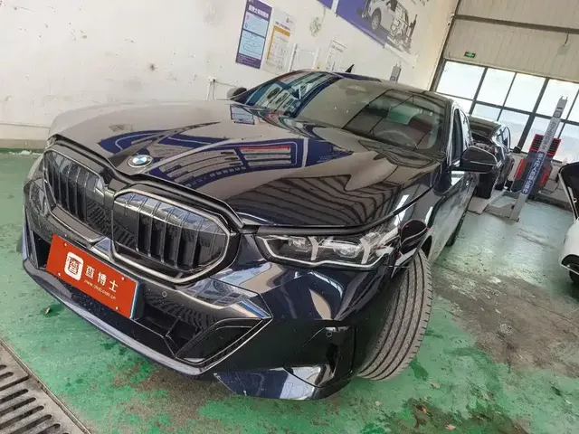 BMW 5 Series 2025 525Li M Sport Package