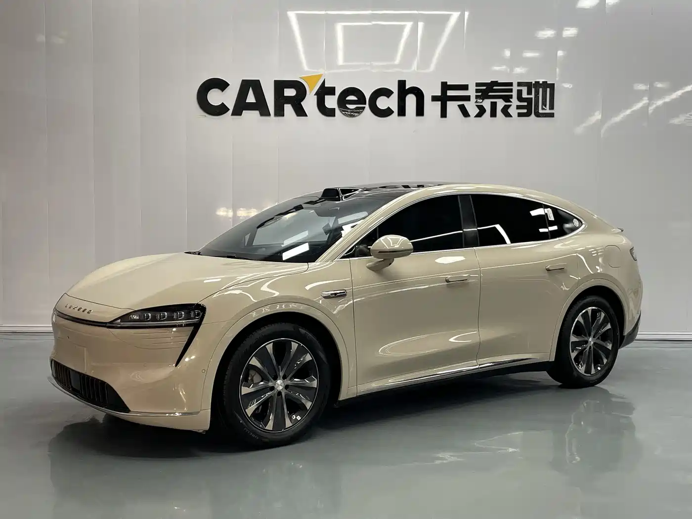 Zhijie Luxeed R7 2025 Extended Range 251km Max