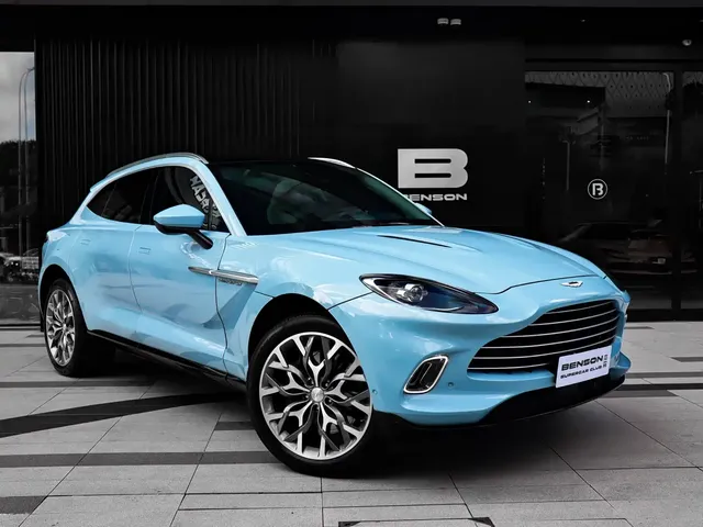 Aston Martin DBX 2022 3.0T STRAIGHT-SIX