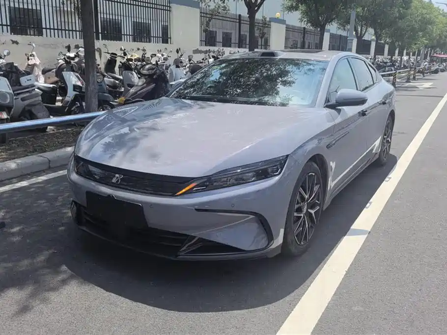BYD Han 2025 DM-i Smart Driving Edition 125KM Honor