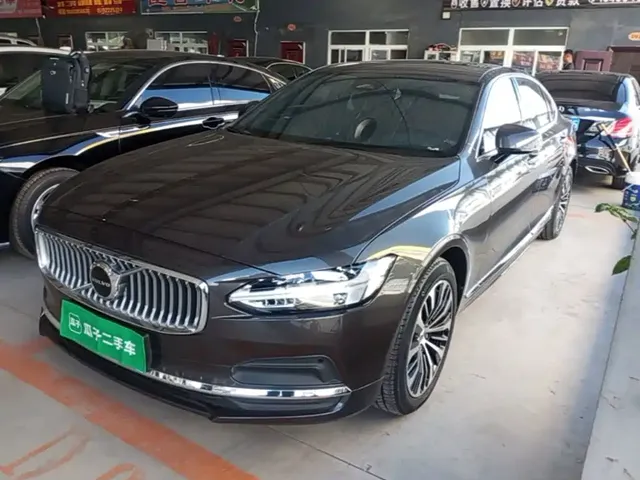 Volvo S90 2025 B5 Zhiyi Luxury Edition