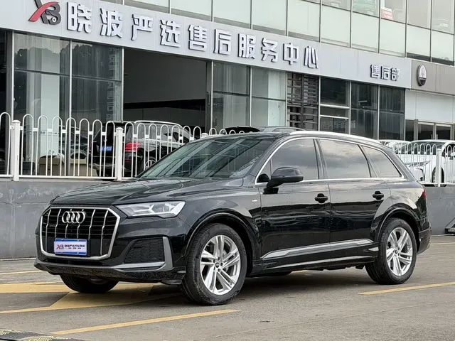 Audi Q7 2023 45 TFSI quattro S line Sport