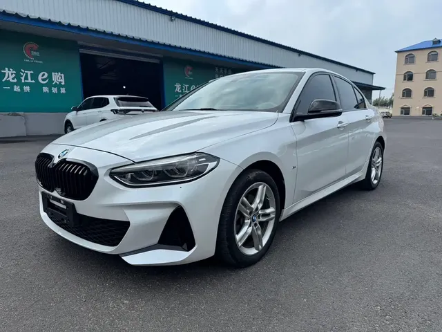 BMW 1 Series 2022 120i M Sport Shadow Edition