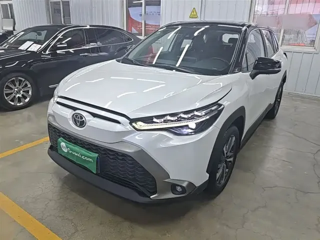 Toyota Frontlander 2022 2.0L CVT Luxury PLUS Edition