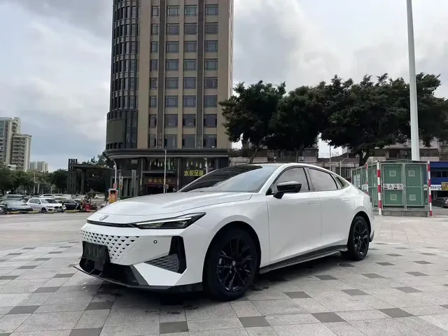 Changan UNI-V 2025 1.5T 500Bar Premium Model