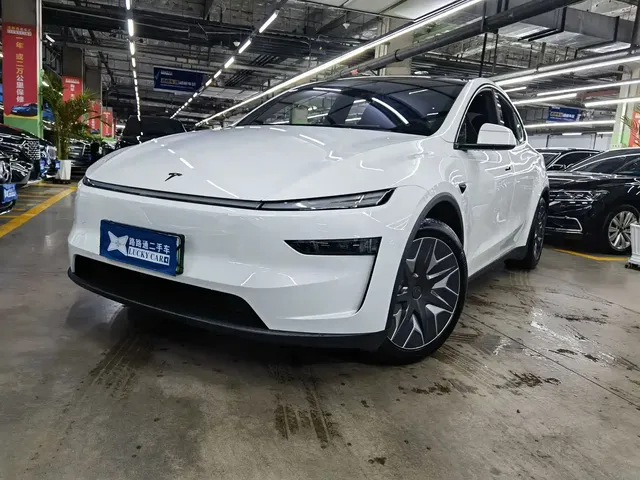 Tesla Model Y L 2025 Facelift Long Range AWD