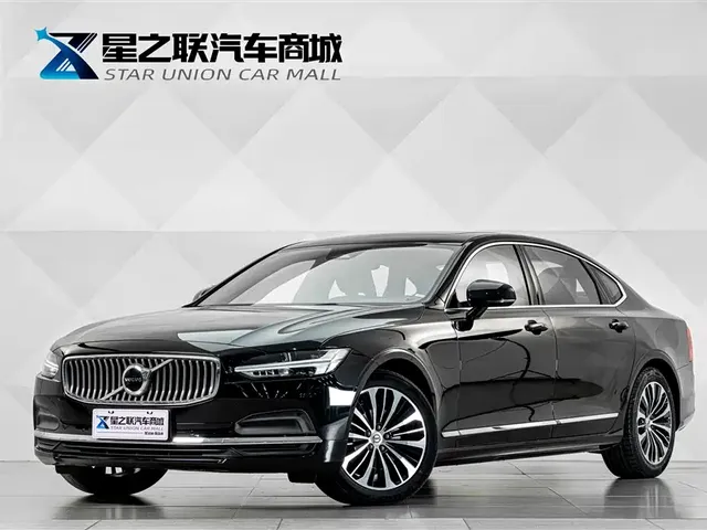 Volvo S90 2024 B5 Momentum Luxury Edition