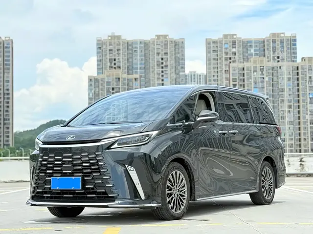 Lexus LM 2023 500h 6-Seater Prestige Edition