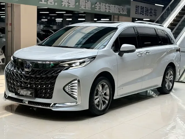 Toyota Granvia 2023 2.5L Hybrid Comfort Edition